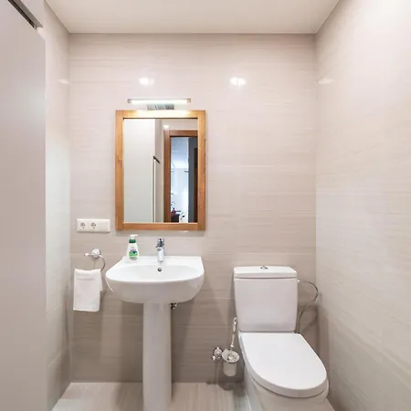 Old Town 75sqm Flat In A Modern Building - Remote Work Setup Riga