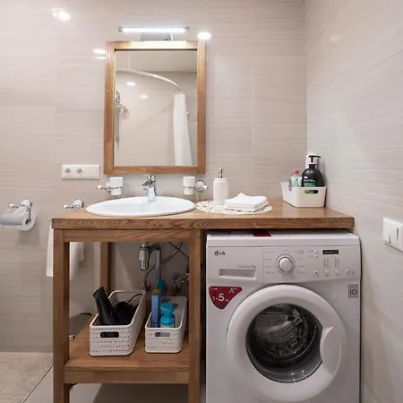 Old Town 75sqm Flat In A Modern Building - Remote Work Setup Appartement