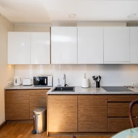 Old Town 75sqm Flat In A Modern Building - Remote Work Setup Appartement